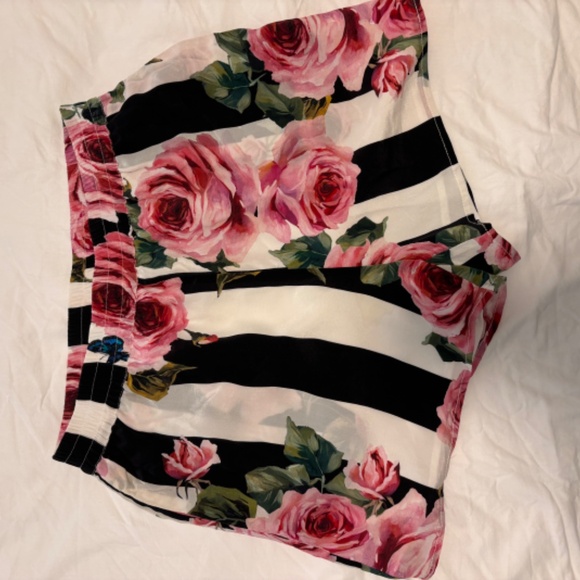 Womens Dolce & Gabbana shorts and shirt set - Picture 6 of 10